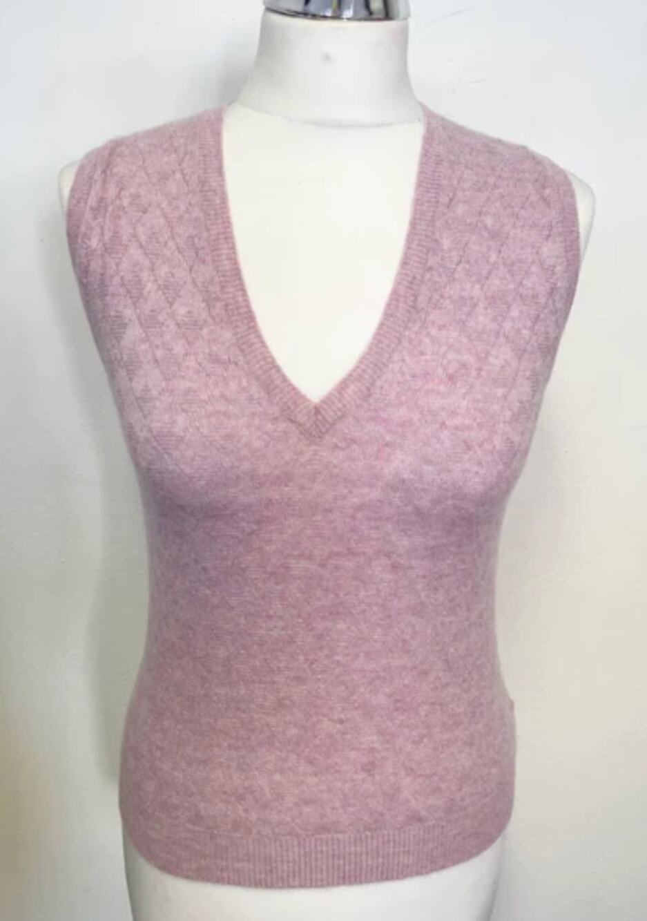 BRORA Women's Sweater Vest Size US 6 Lavender Diamond Textured Knit V-Neck